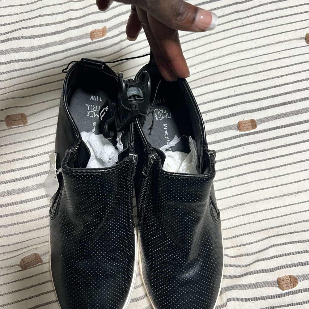 Women’s shoes